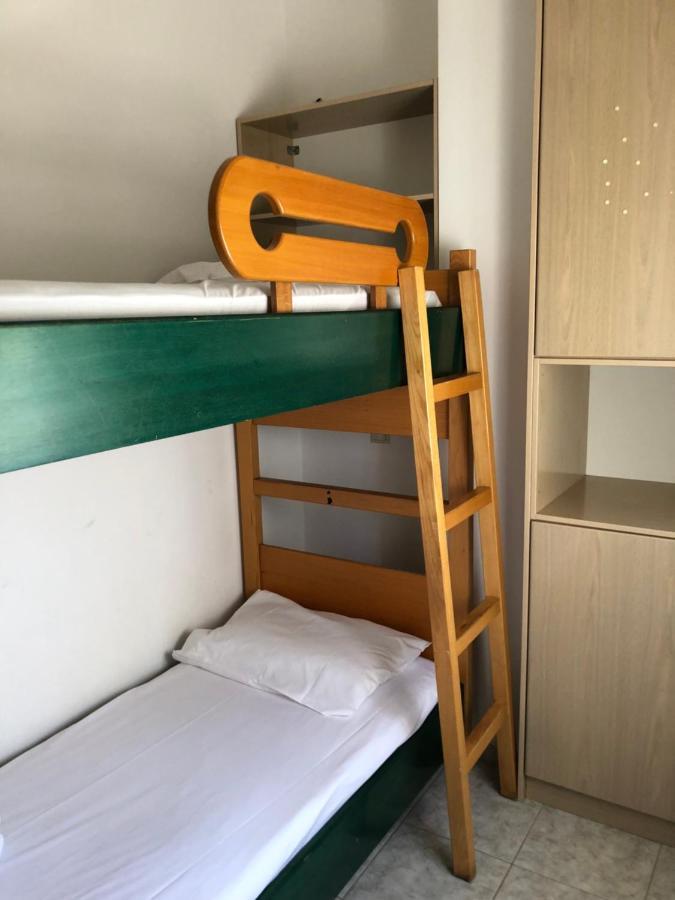 Blue Sky Apartments Makrýgialos Екстериор снимка