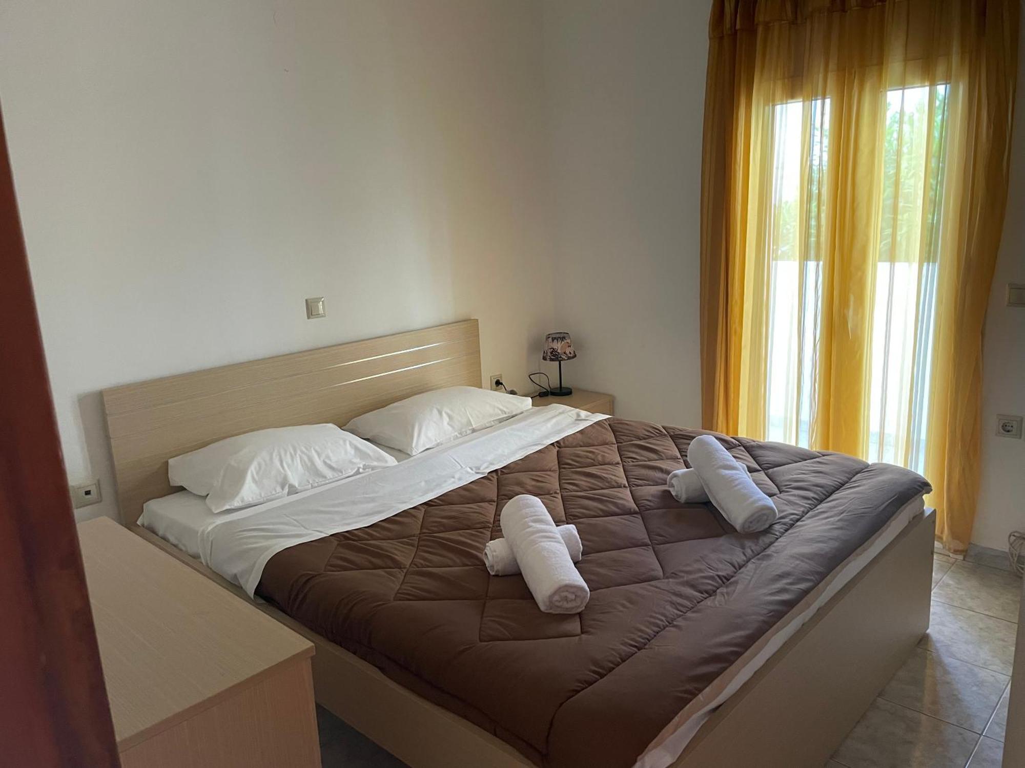 Blue Sky Apartments Makrýgialos Екстериор снимка